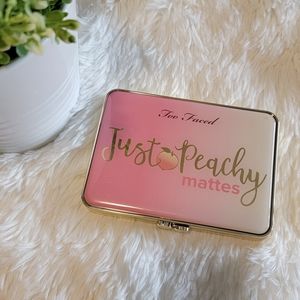 Too Faced Just Peachy Mattes Eye Shadow Palette 🍑